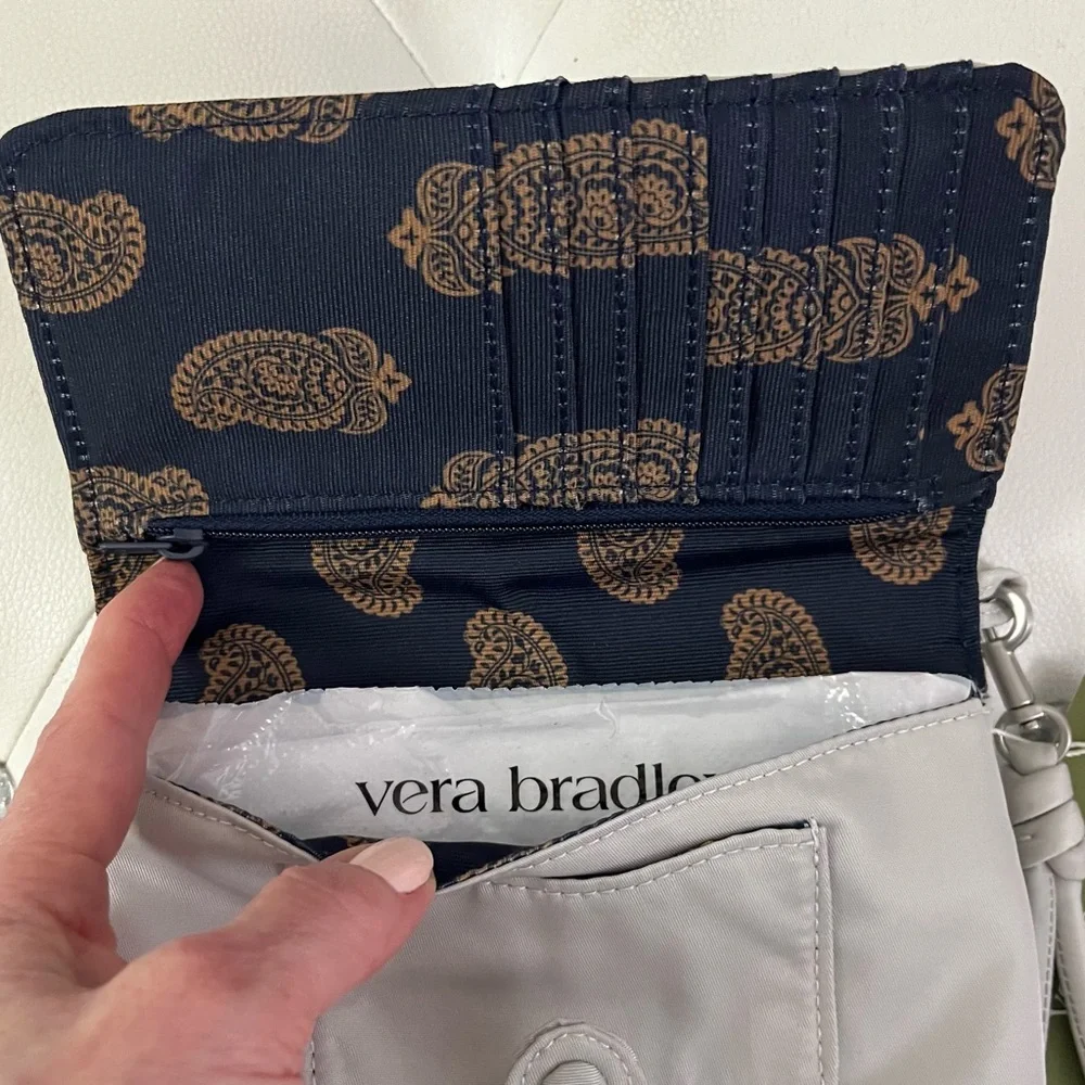 NWT Vera Bradley Phone Holder Wristlet Wallet in Nylon Light Gray